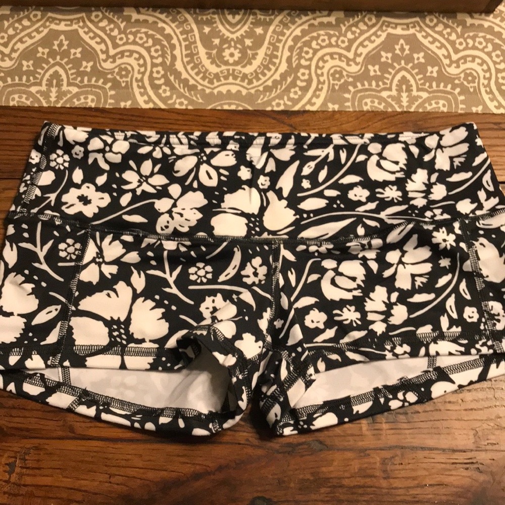EUC Fleo Retro Flower Love Rise size medium